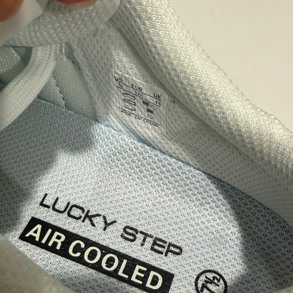 Lucky Step Brand White and Green Athletic Shoes- size 7.5 - Picture 2 of 6